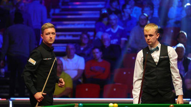 更将他的职 更将他的职