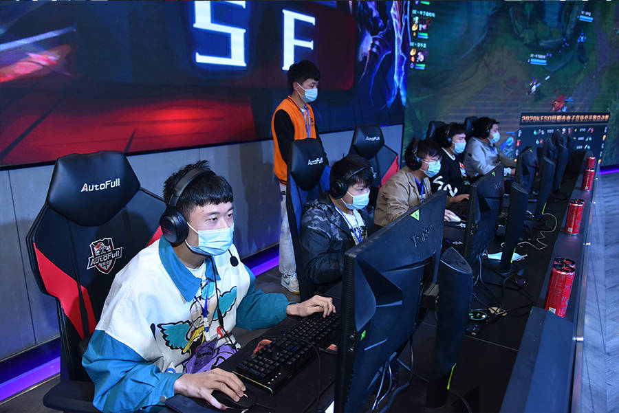 队因连续跨 队因连续跨